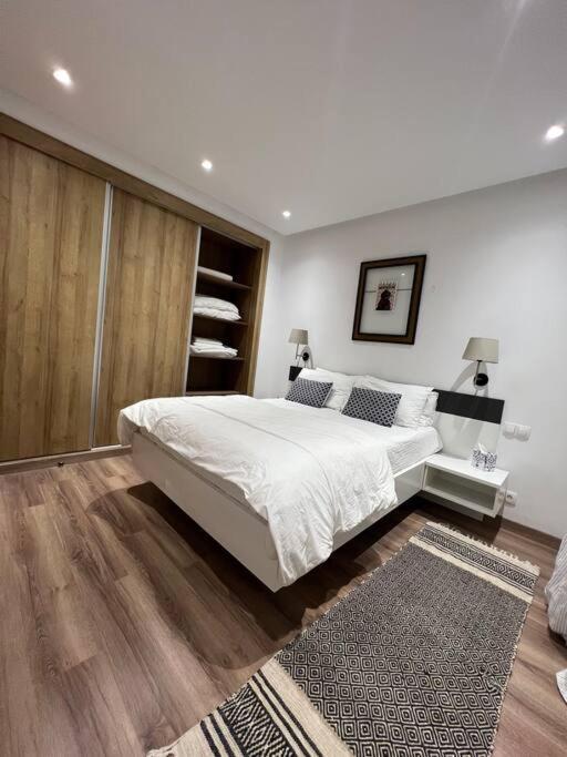 Central Holiday Apartment *